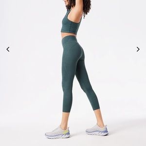 NWT Women’s Outdoor Voices Leggings - Small